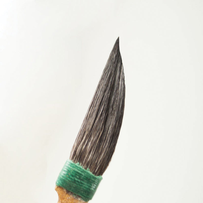 Mack Brushes MARK 20-4 20 Series Squirrel Hair Sword Striper Touch-Up Brush, #4 Brush — view 4